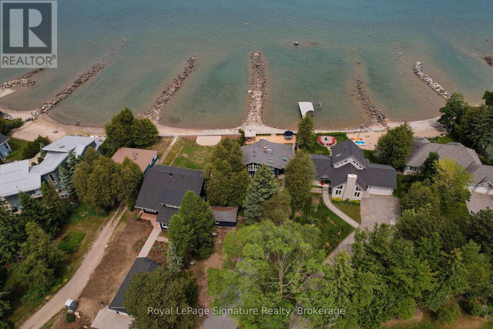












137 BAYVIEW AVENUE

,
Blue Mountains,




Ontario
N0H1J0

