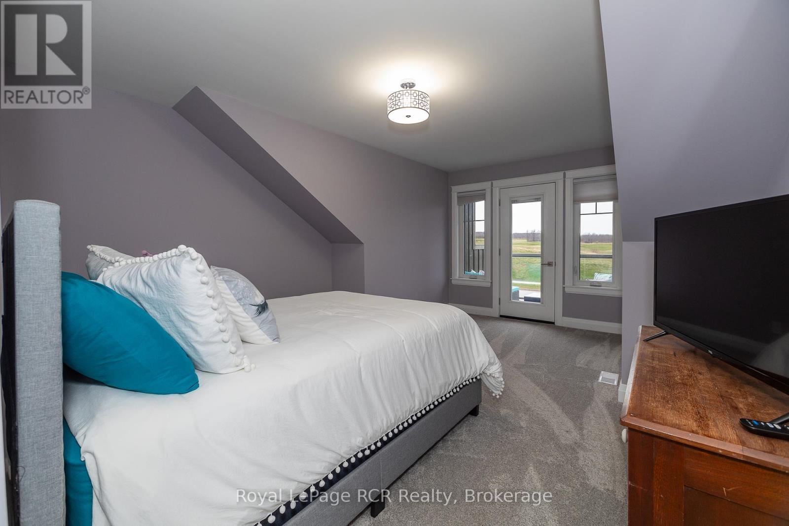 












133 HAWTHORN CRESCENT

,
Georgian Bluffs,




Ontario
N0H1S0

