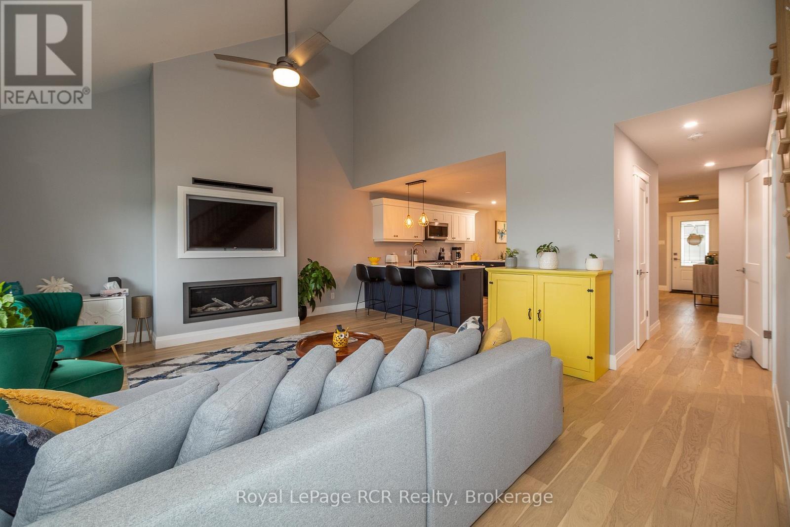 












133 HAWTHORN CRESCENT

,
Georgian Bluffs,




Ontario
N0H1S0

