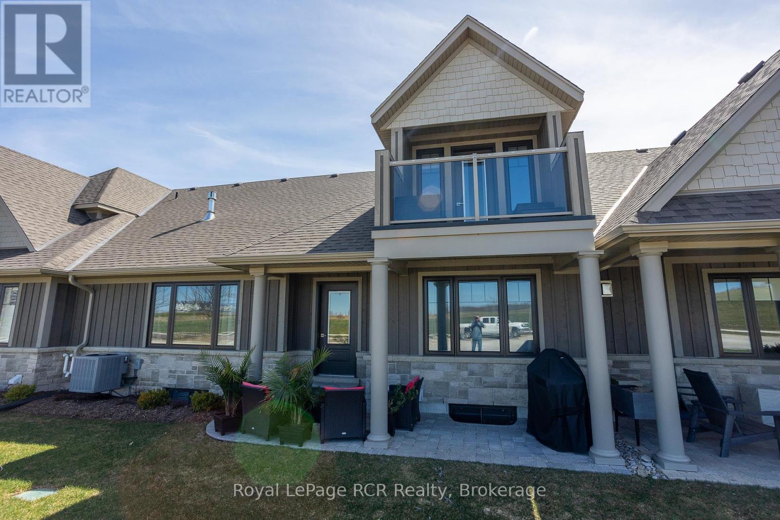 












133 HAWTHORN CRESCENT

,
Georgian Bluffs,




Ontario
N0H1S0

