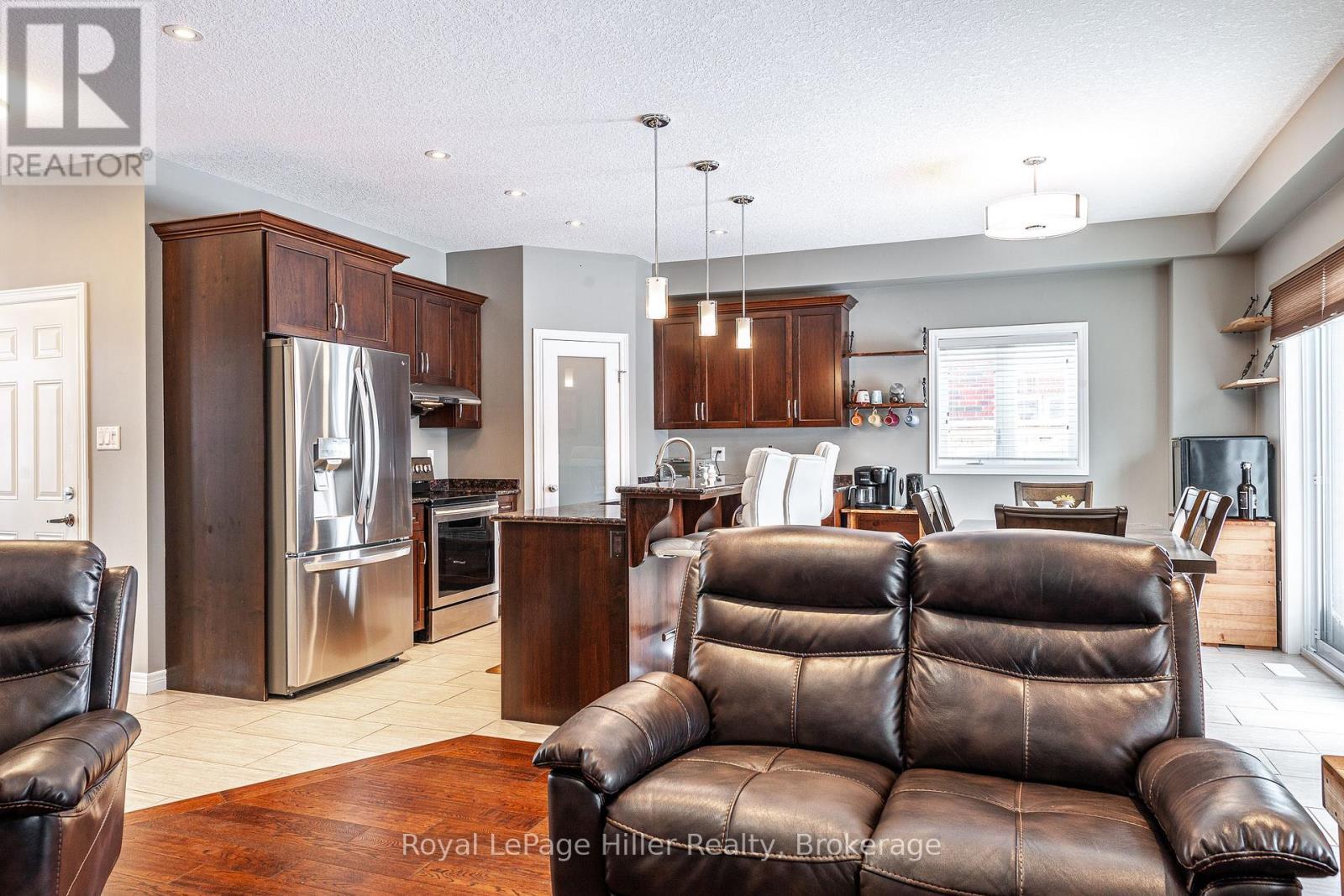 












13 BROWN STREET

,
Stratford,




Ontario
N5A0B8

