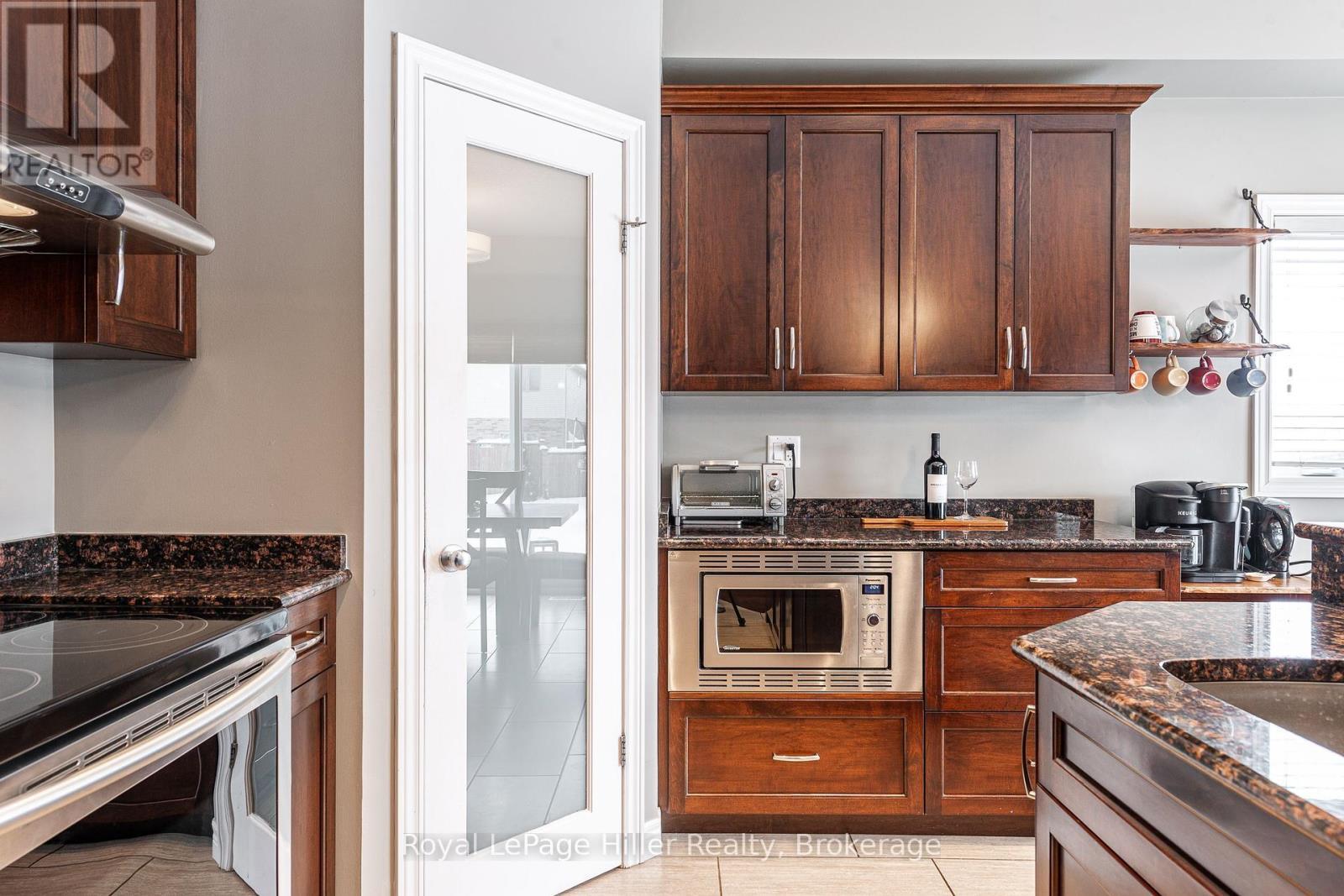 












13 BROWN STREET

,
Stratford,




Ontario
N5A0B8

