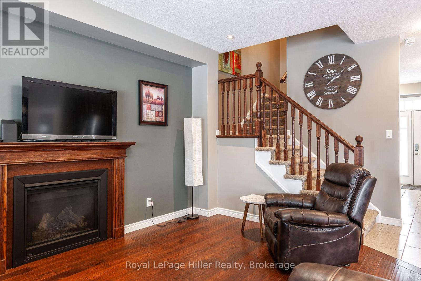 












13 BROWN STREET

,
Stratford,




Ontario
N5A0B8

