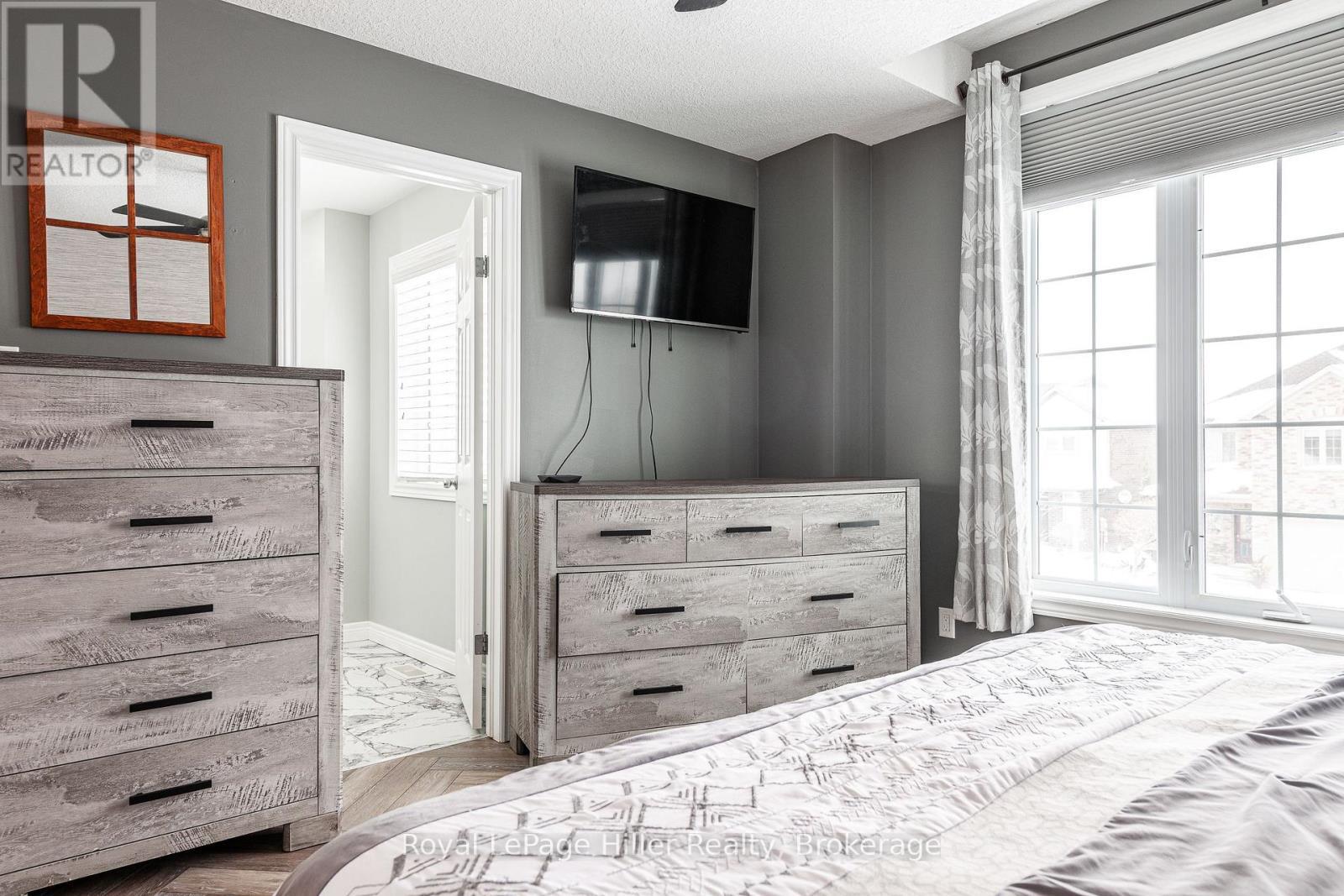 












13 BROWN STREET

,
Stratford,




Ontario
N5A0B8

