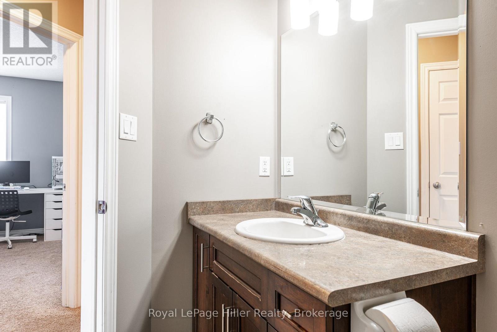 












13 BROWN STREET

,
Stratford,




Ontario
N5A0B8

