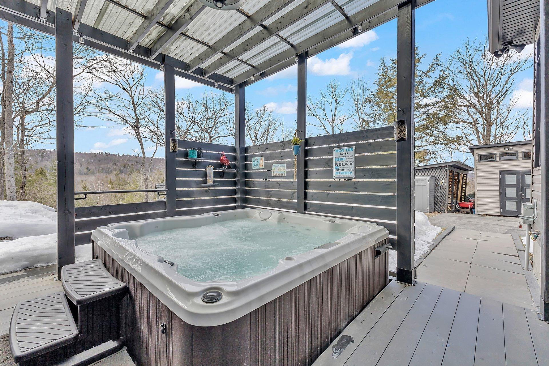 









235


Ch. Sauvé

,
Val-des-Monts,




QC
J8N5A6

