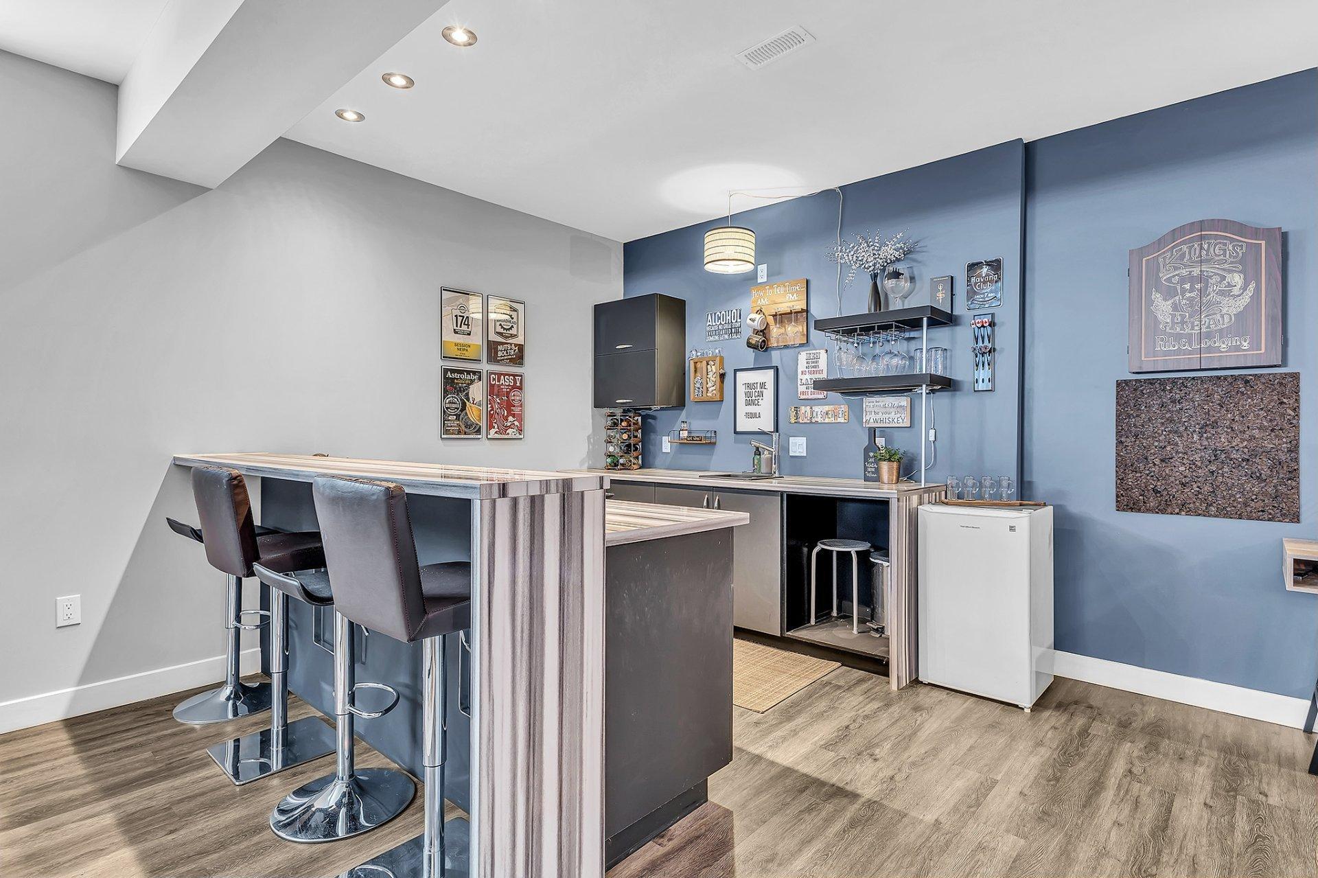 









235


Ch. Sauvé

,
Val-des-Monts,




QC
J8N5A6

