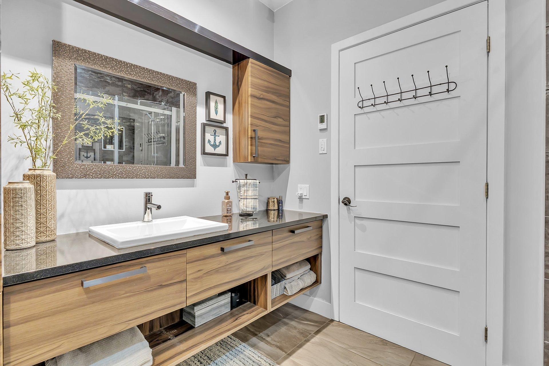 









235


Ch. Sauvé

,
Val-des-Monts,




QC
J8N5A6

