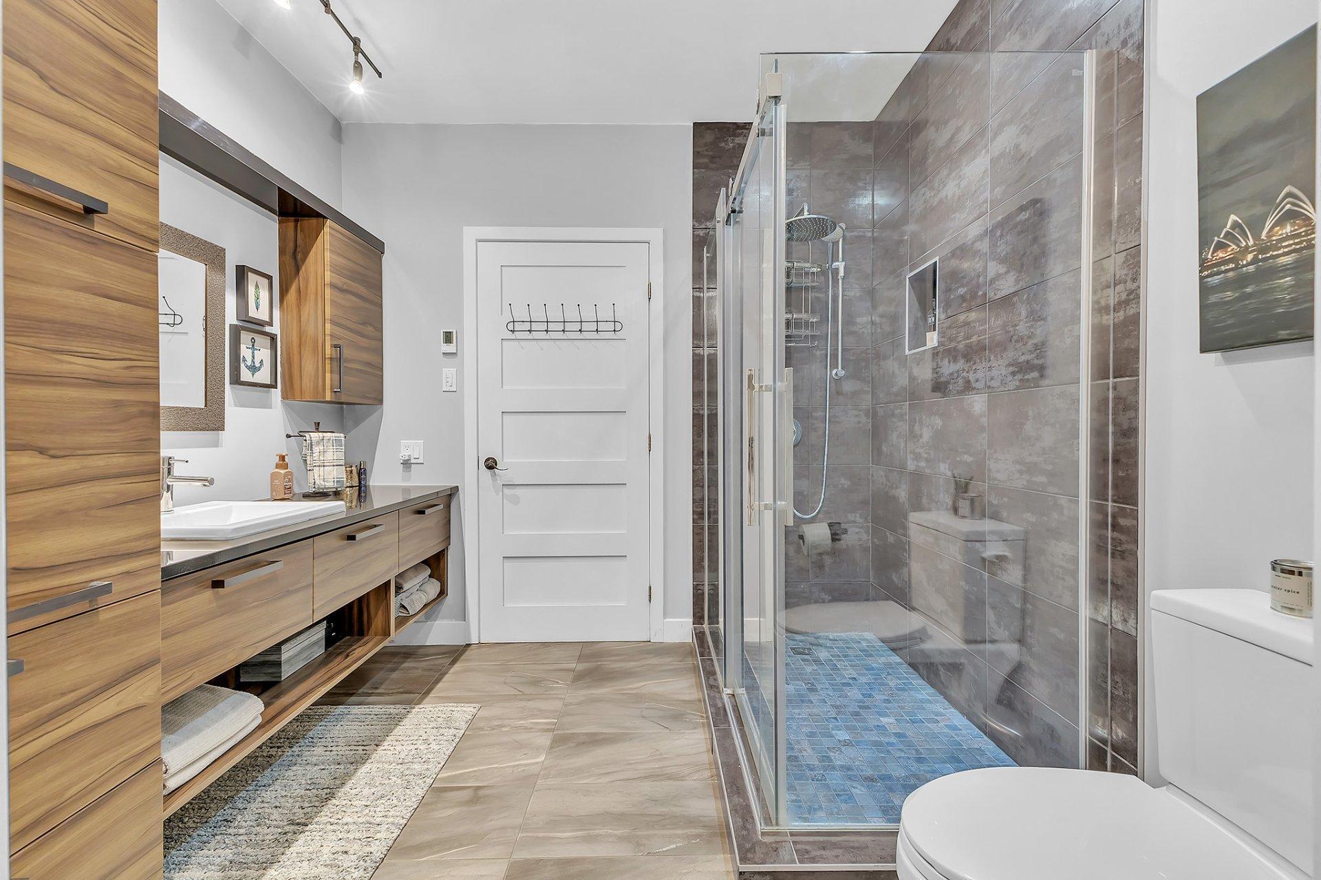 









235


Ch. Sauvé

,
Val-des-Monts,




QC
J8N5A6


