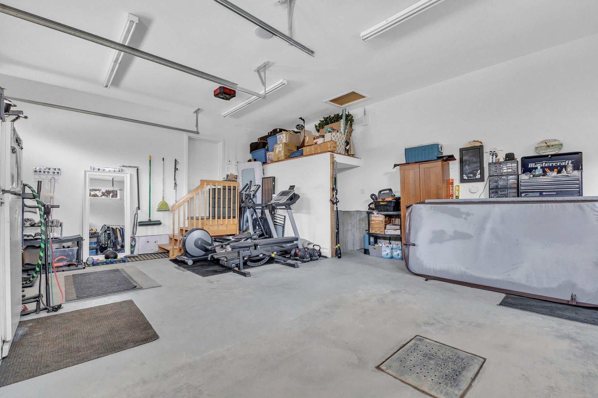 









235


Ch. Sauvé

,
Val-des-Monts,




QC
J8N5A6

