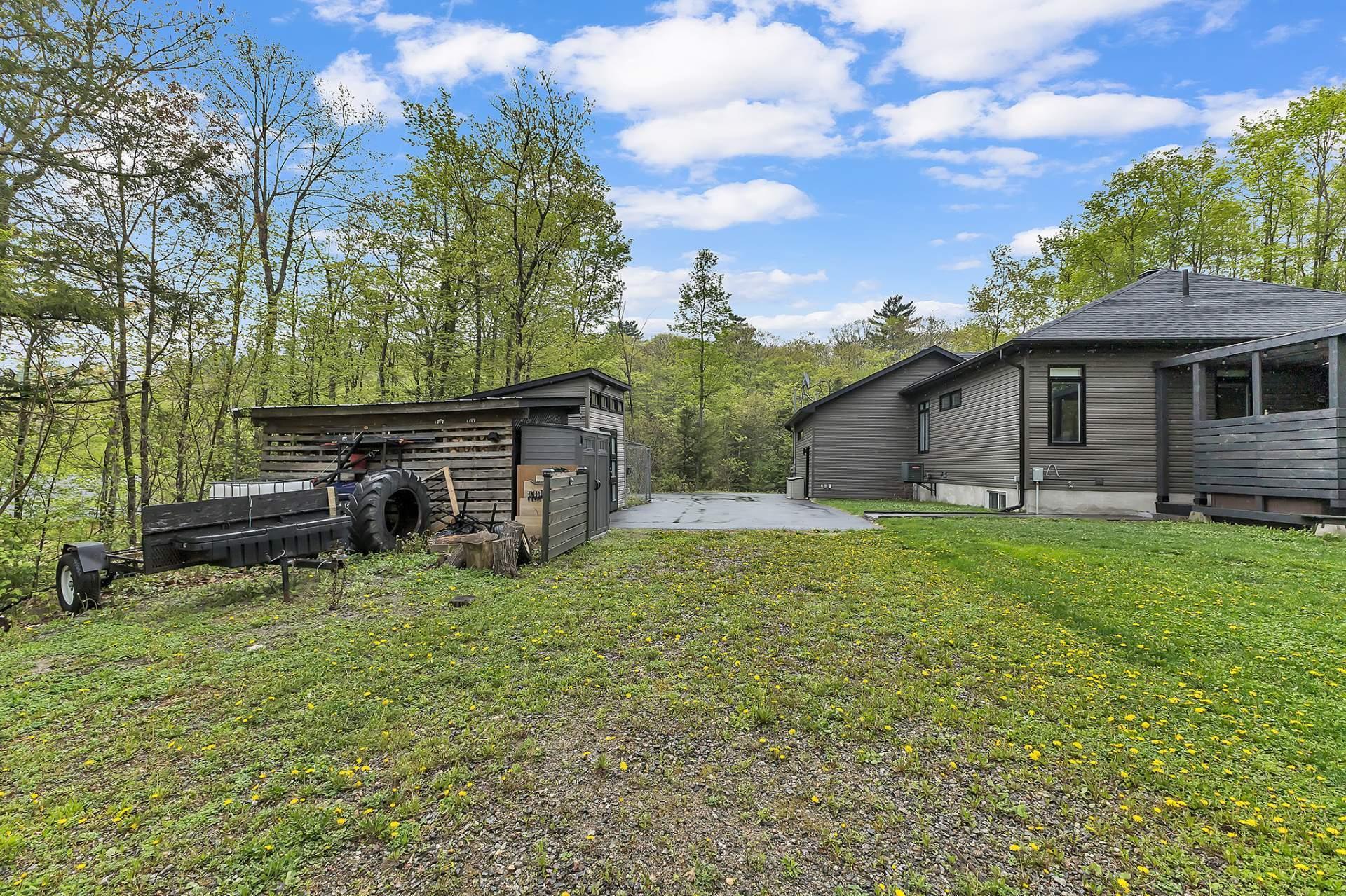 









235


Ch. Sauvé

,
Val-des-Monts,




QC
J8N5A6

