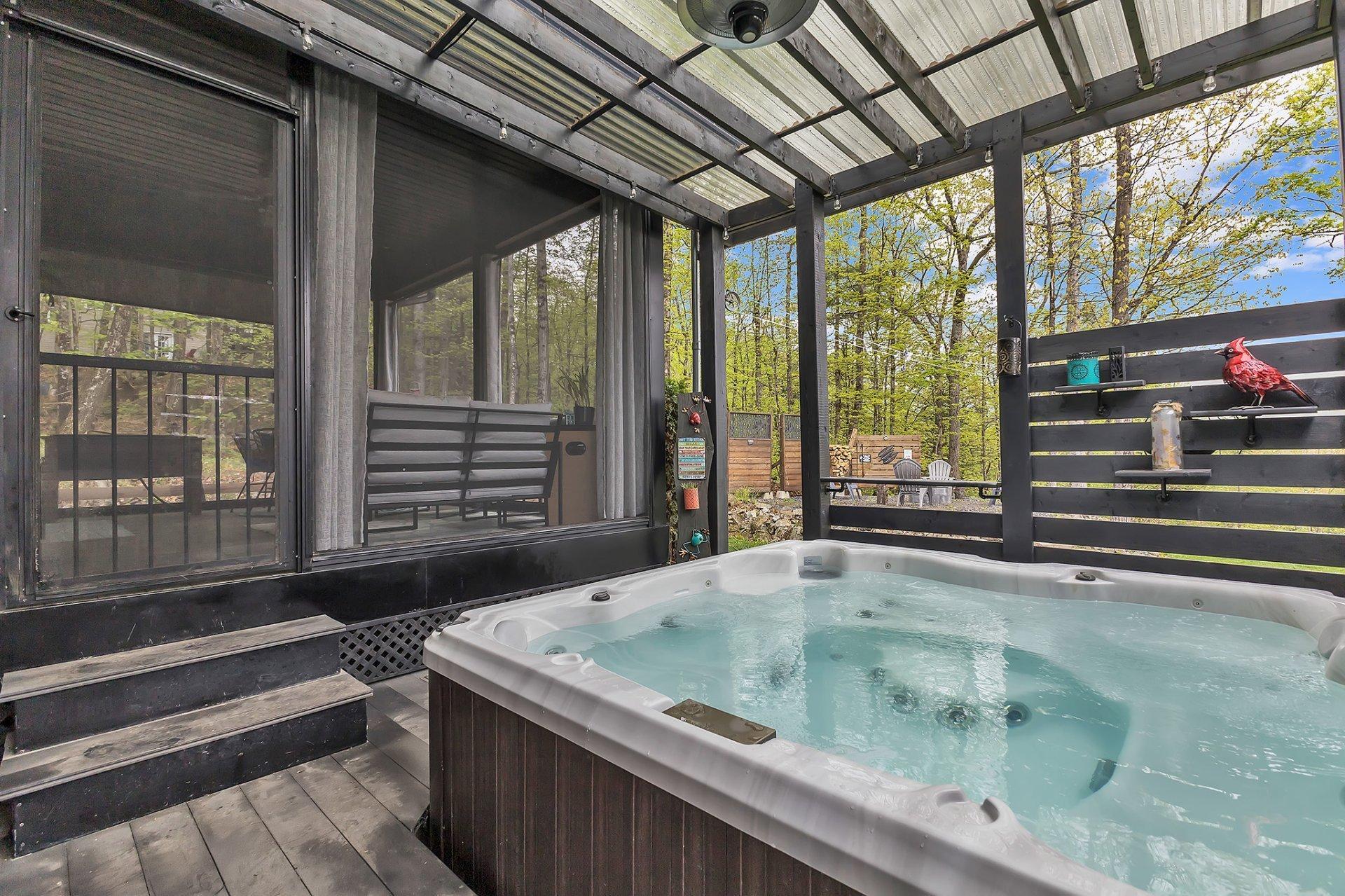 









235


Ch. Sauvé

,
Val-des-Monts,




QC
J8N5A6

