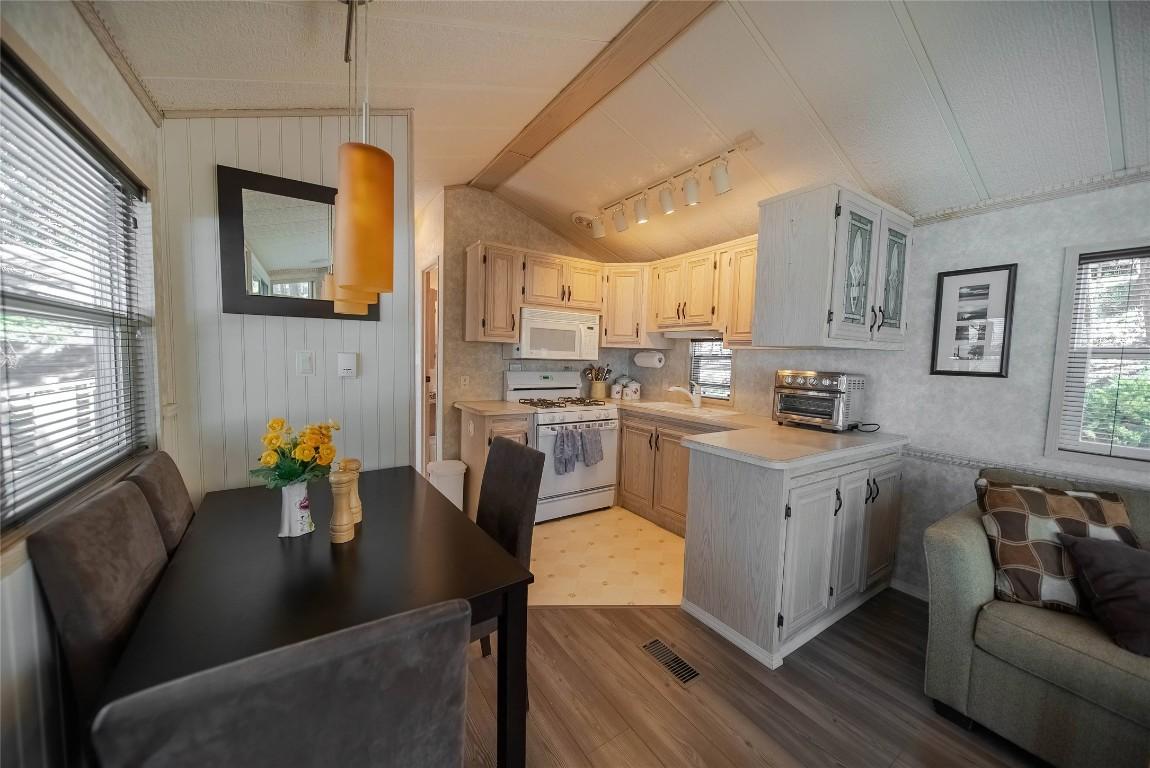









8981


Jaffray Baynes Lake

Road, 1,
Baynes Lake,







BC
V0B 1T4

