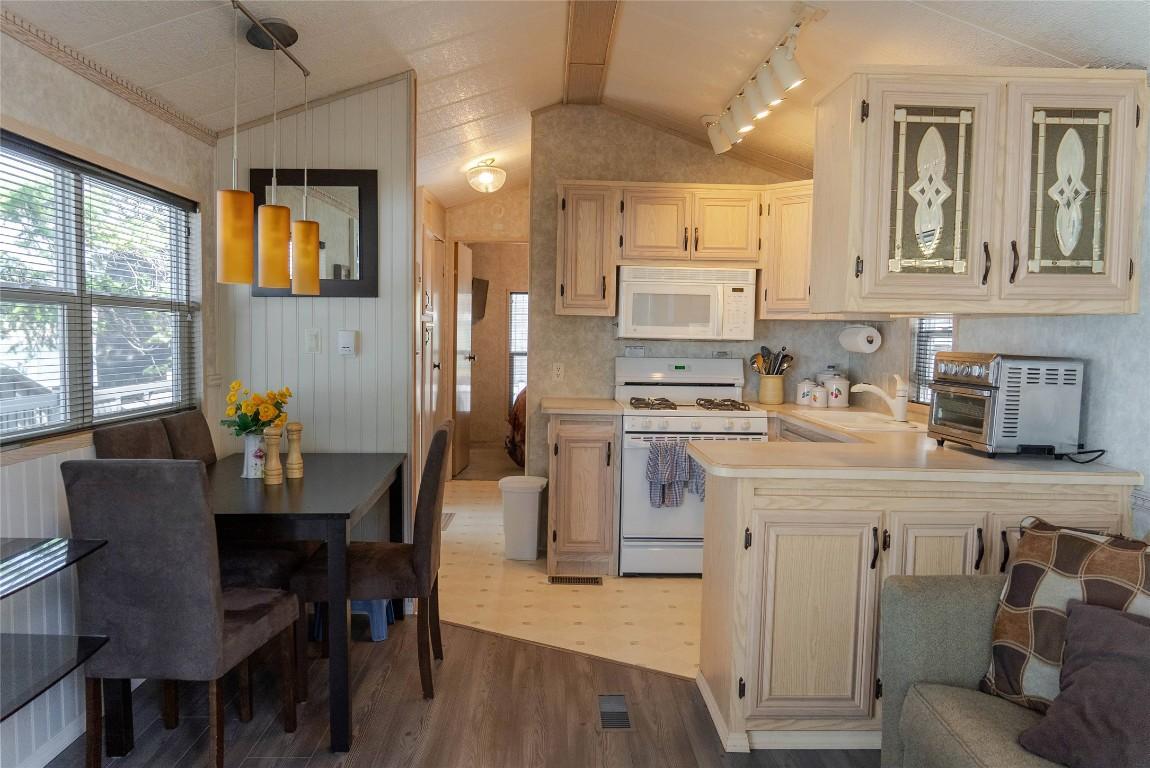 









8981


Jaffray Baynes Lake

Road, 1,
Baynes Lake,







BC
V0B 1T4

