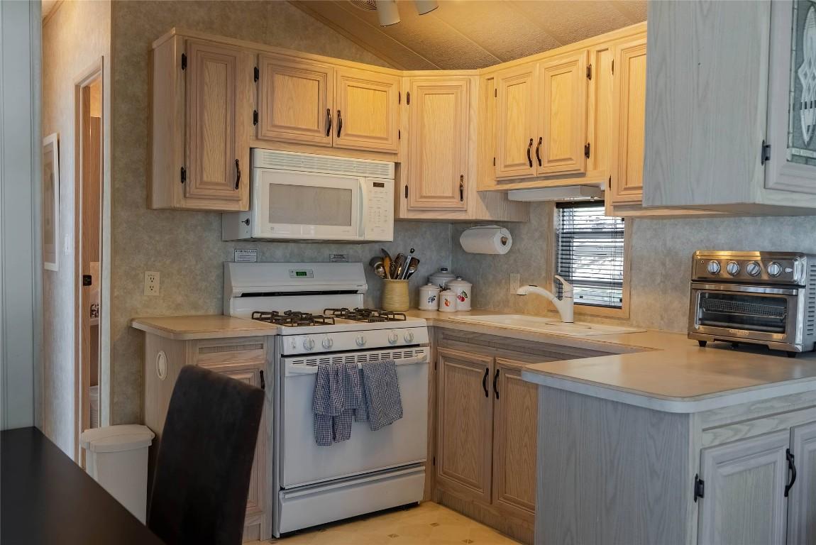 









8981


Jaffray Baynes Lake

Road, 1,
Baynes Lake,







BC
V0B 1T4

