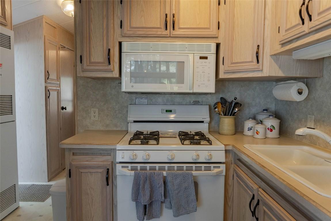 









8981


Jaffray Baynes Lake

Road, 1,
Baynes Lake,







BC
V0B 1T4

