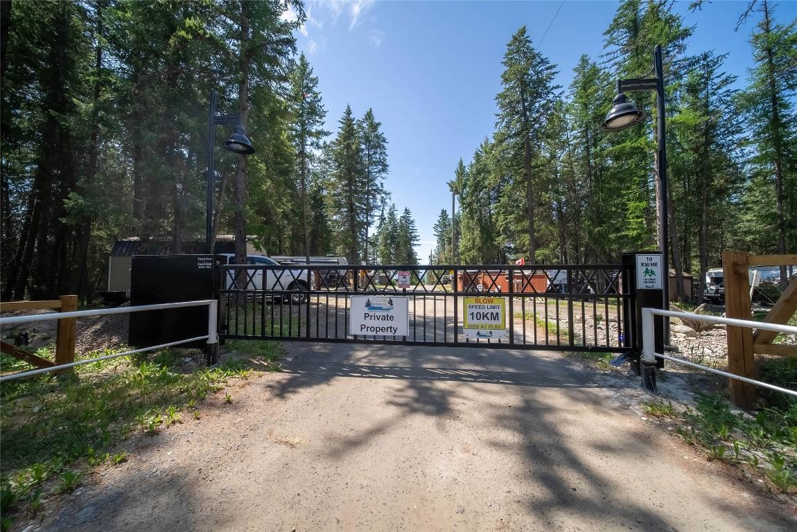 









8981


Jaffray Baynes Lake

Road, 1,
Baynes Lake,







BC
V0B 1T4

