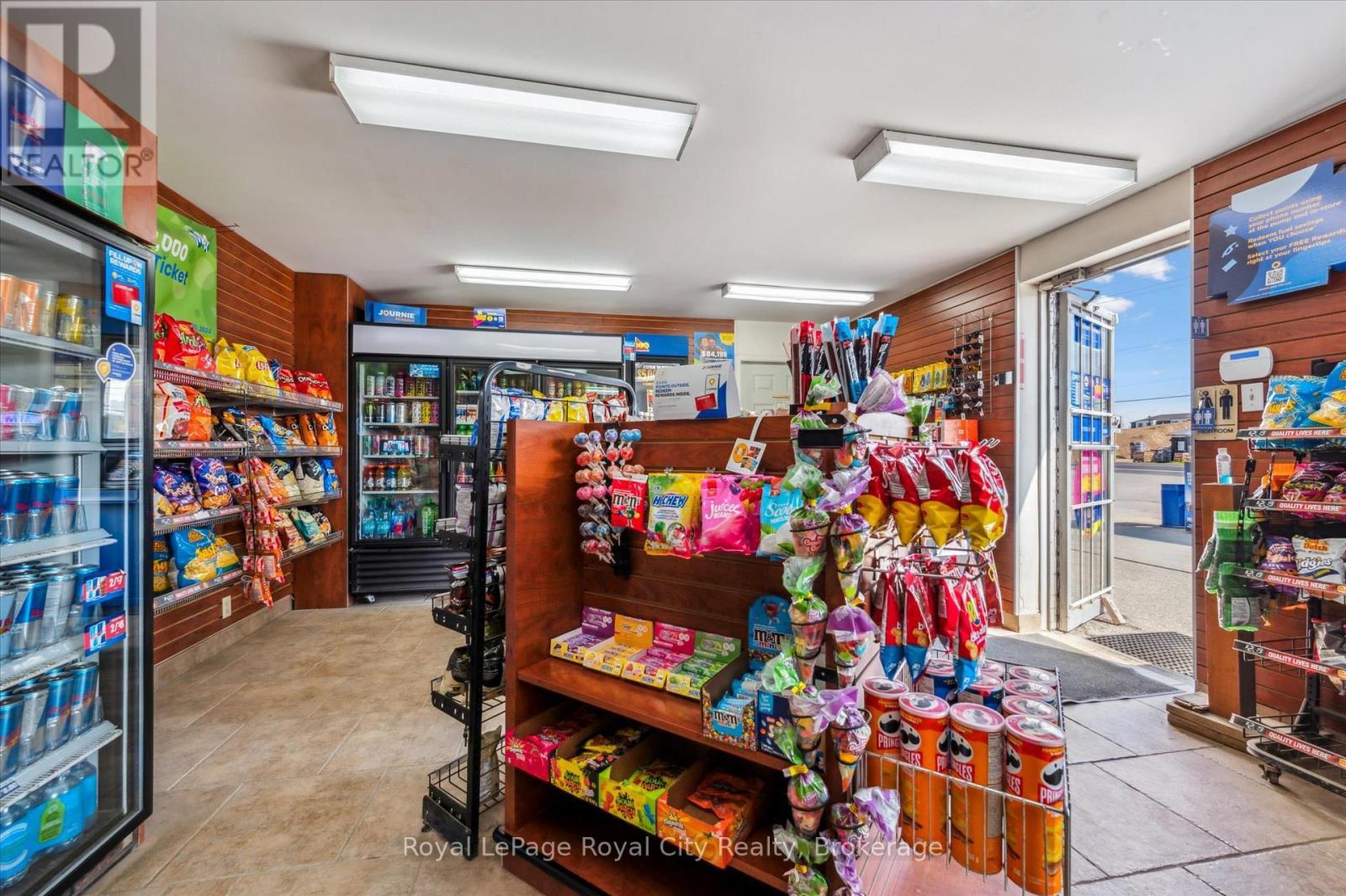 












935 ST. DAVID STREET N

,
Centre Wellington (Fergus),




Ontario
N1M2W3

