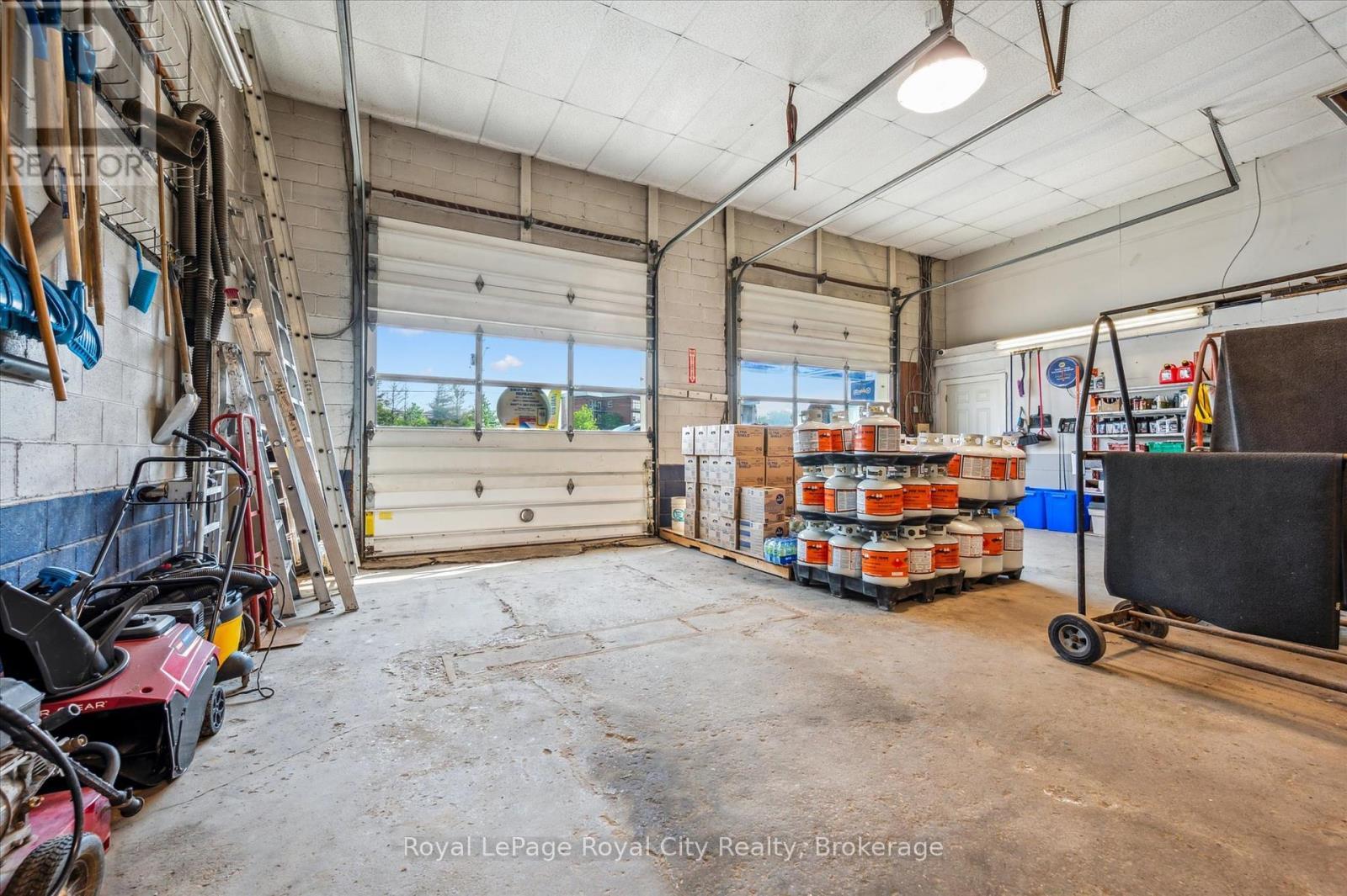 












935 ST. DAVID STREET N

,
Centre Wellington (Fergus),




Ontario
N1M2W3

