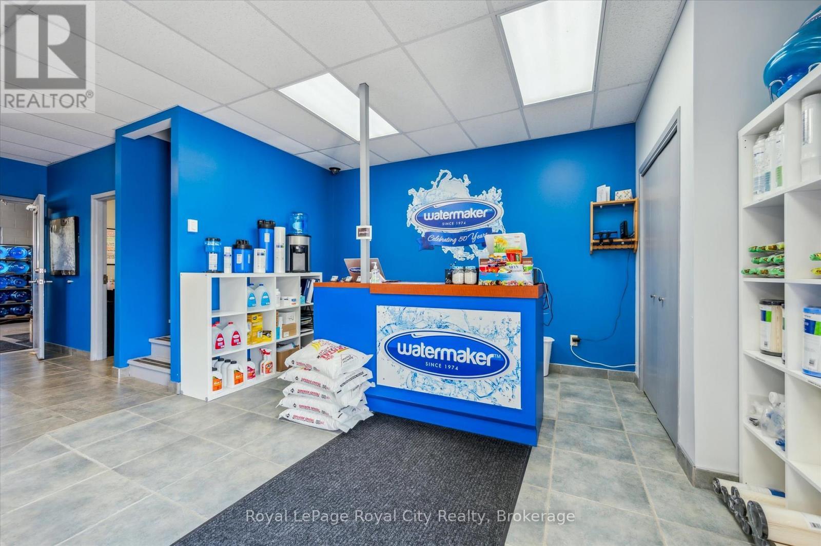 












935 ST. DAVID STREET N

,
Centre Wellington (Fergus),




Ontario
N1M2W3

