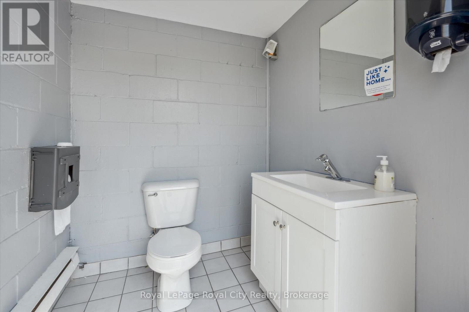 












935 ST. DAVID STREET N

,
Centre Wellington (Fergus),




Ontario
N1M2W3


