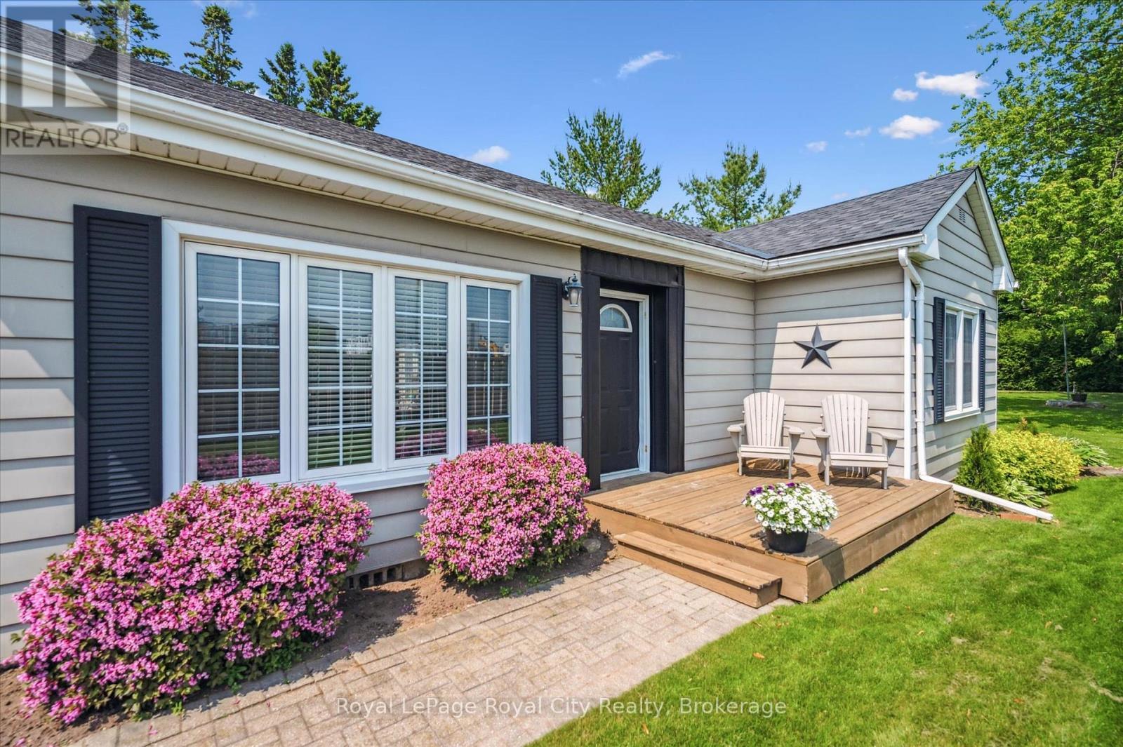 












935 ST. DAVID STREET N

,
Centre Wellington (Fergus),




Ontario
N1M2W3

