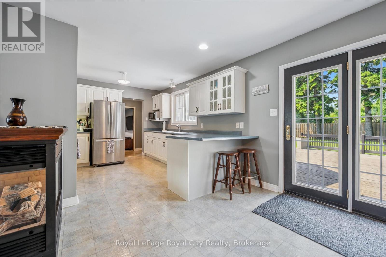 












935 ST. DAVID STREET N

,
Centre Wellington (Fergus),




Ontario
N1M2W3

