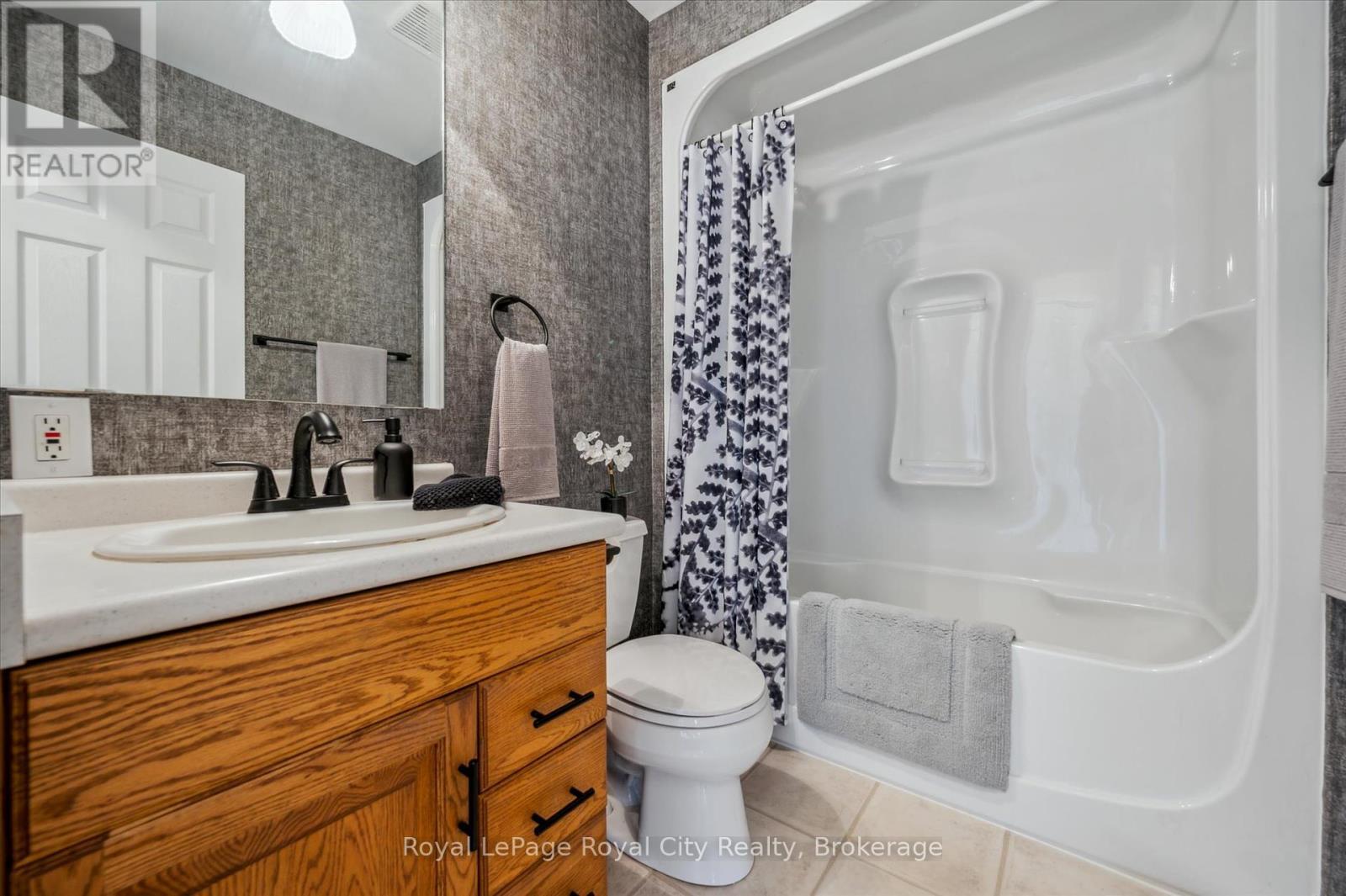 












935 ST. DAVID STREET N

,
Centre Wellington (Fergus),




Ontario
N1M2W3


