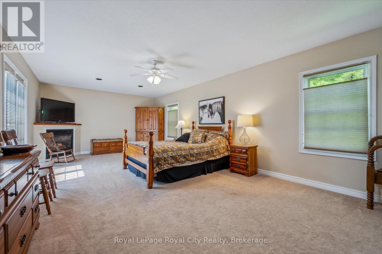












935 ST. DAVID STREET N

,
Centre Wellington (Fergus),




Ontario
N1M2W3


