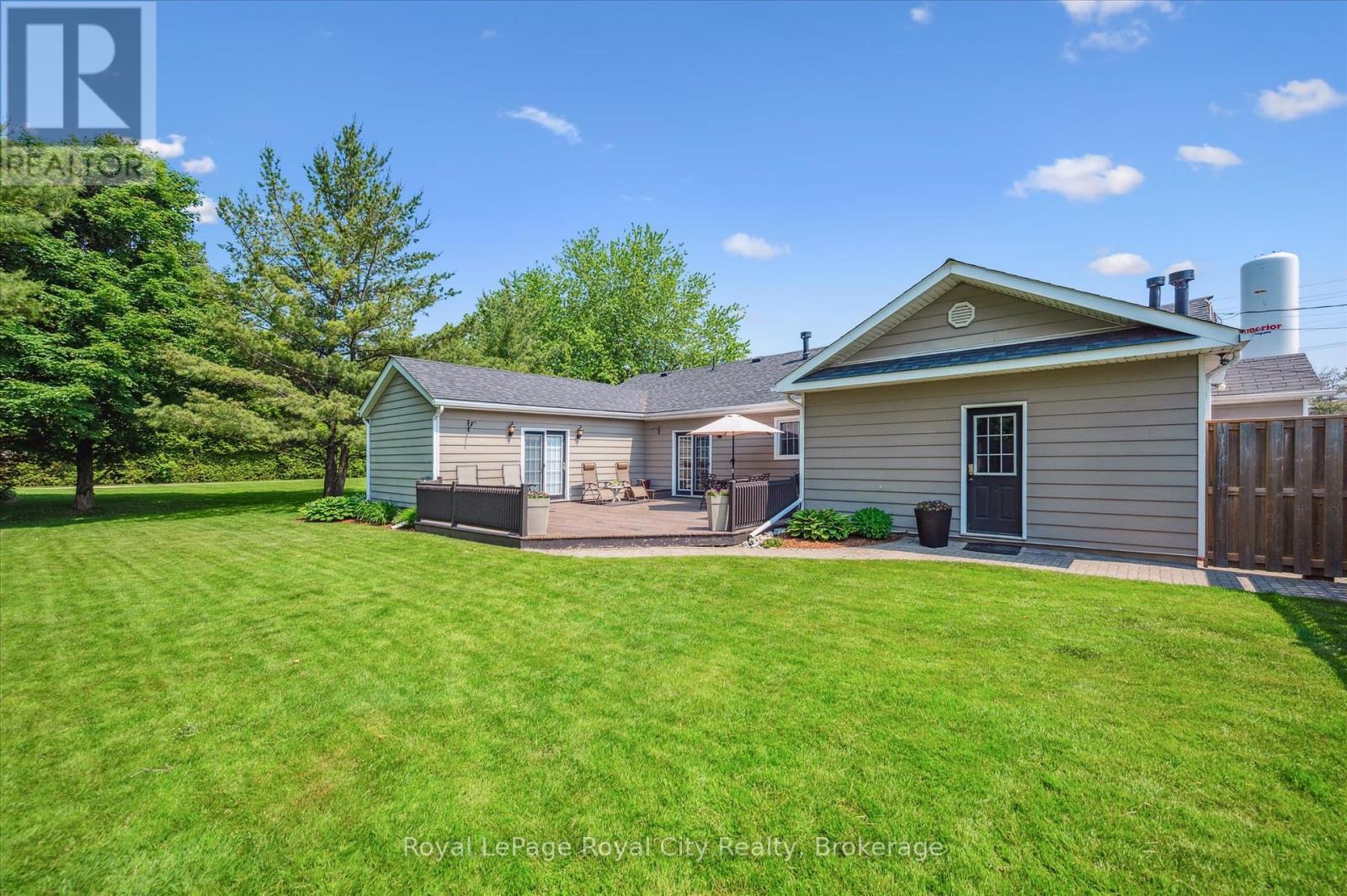 












935 ST. DAVID STREET N

,
Centre Wellington (Fergus),




Ontario
N1M2W3

