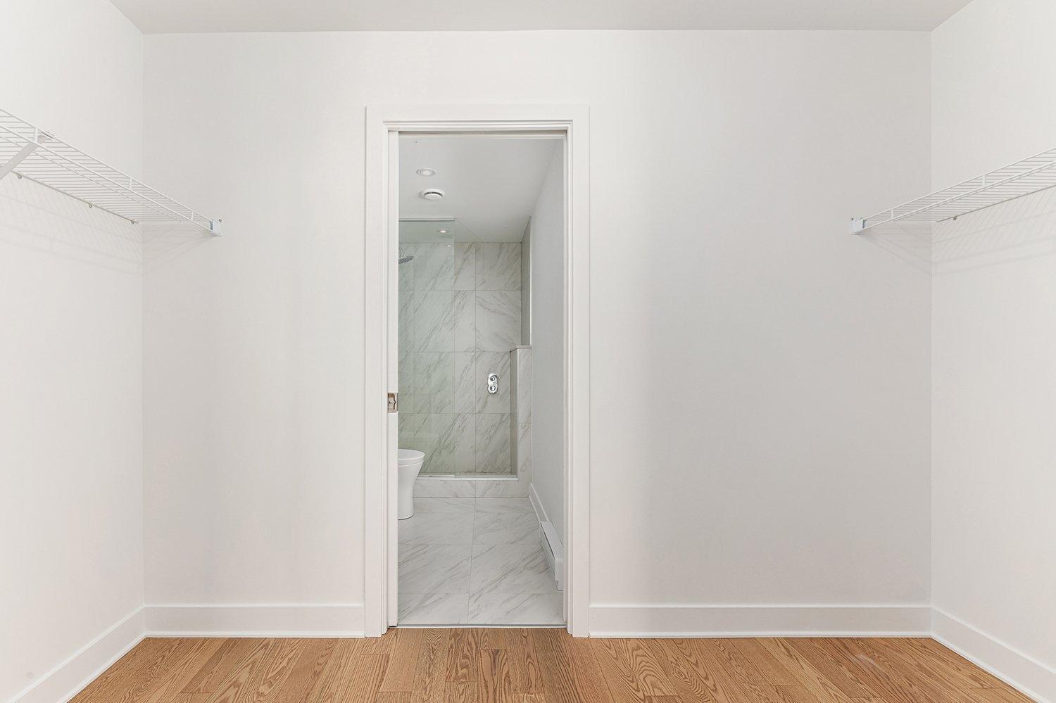









200


Rue Marie-Charles-Le Moyne

, 2405,
Longueuil (Le Vieux-Longueuil),




QC
J4K8C2

