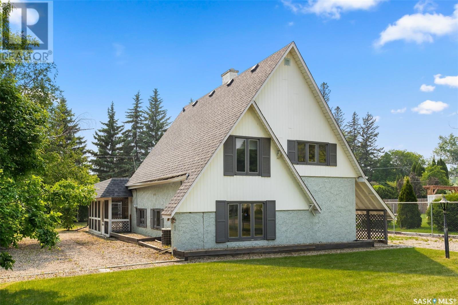 












808 Grand AVENUE

,
Indian Head,




Saskatchewan
S0G2K0

