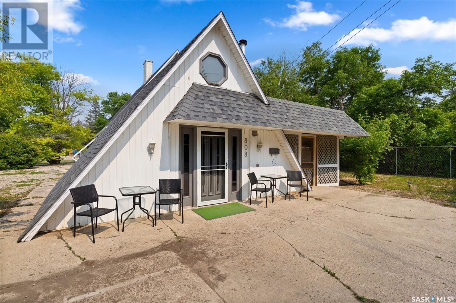 












808 Grand AVENUE

,
Indian Head,




Saskatchewan
S0G2K0

