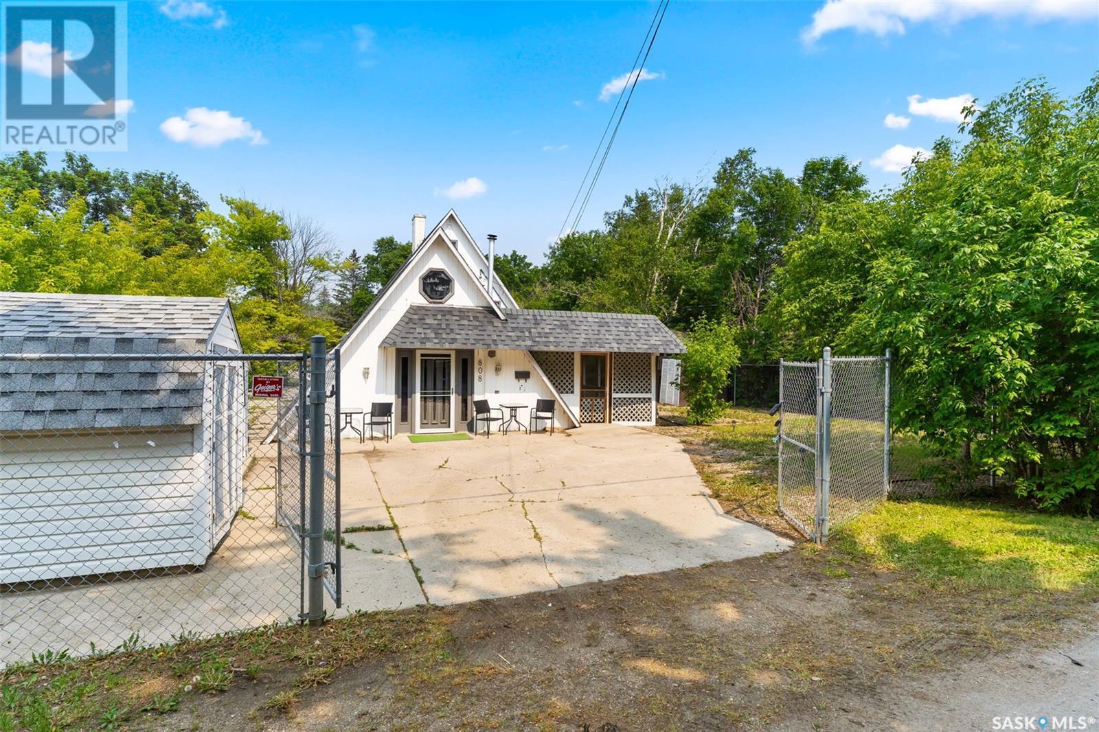 












808 Grand AVENUE

,
Indian Head,




Saskatchewan
S0G2K0

