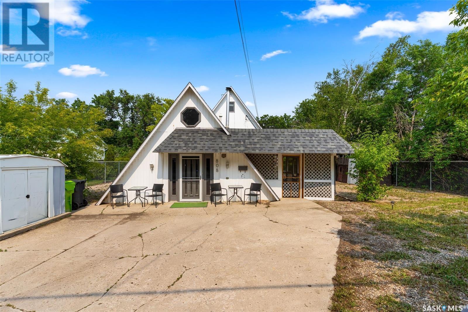 












808 Grand AVENUE

,
Indian Head,




Saskatchewan
S0G2K0

