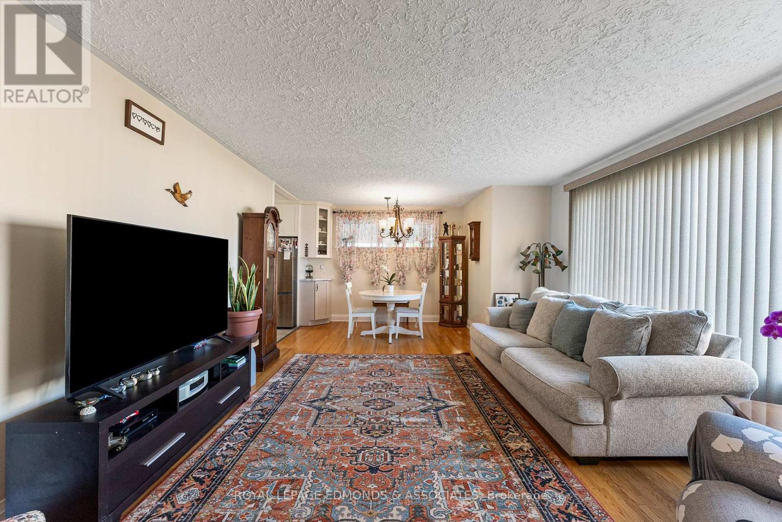 












391 FRASER STREET S

,
Pembroke,




Ontario
K8A1Y5

