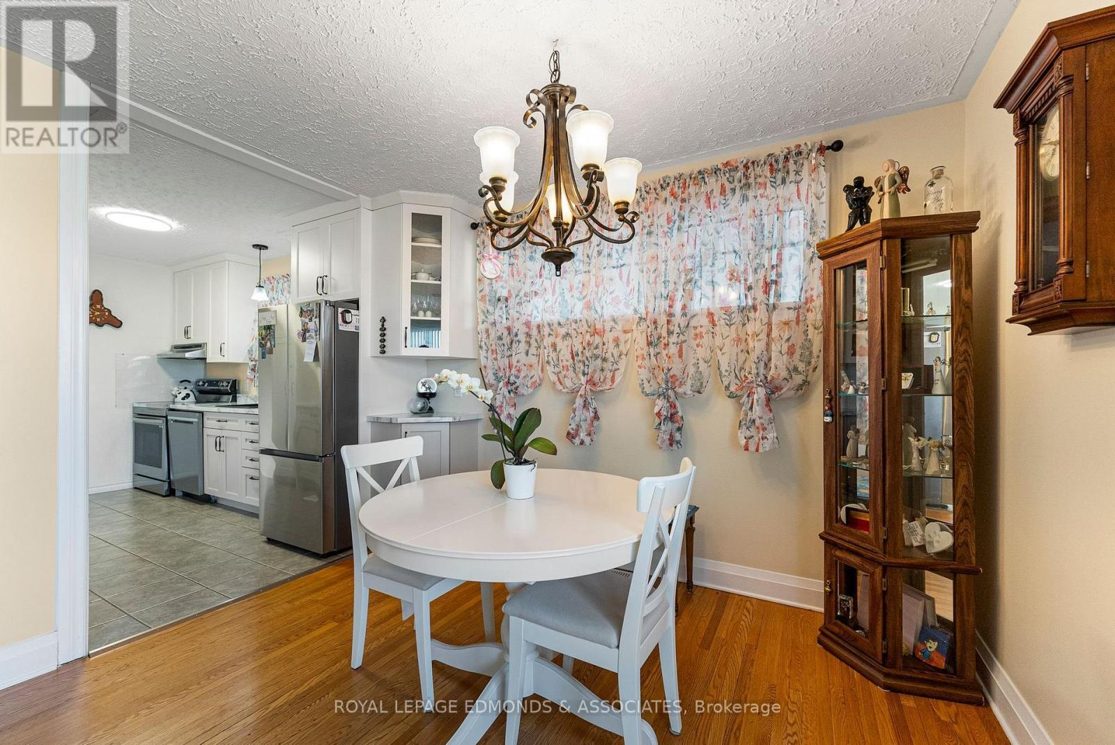












391 FRASER STREET S

,
Pembroke,




Ontario
K8A1Y5

