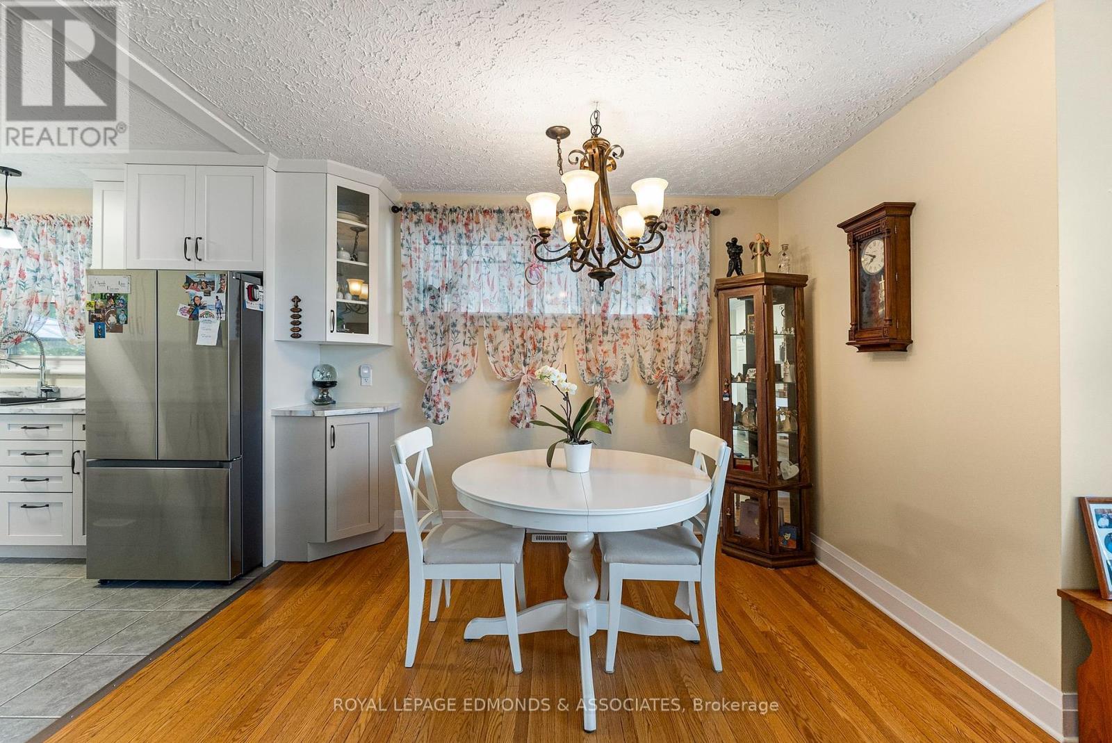 












391 FRASER STREET S

,
Pembroke,




Ontario
K8A1Y5

