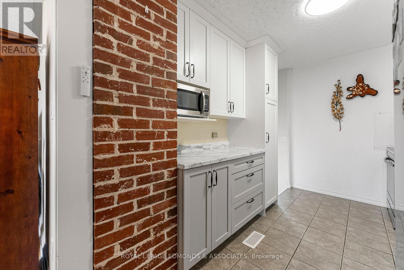 












391 FRASER STREET S

,
Pembroke,




Ontario
K8A1Y5

