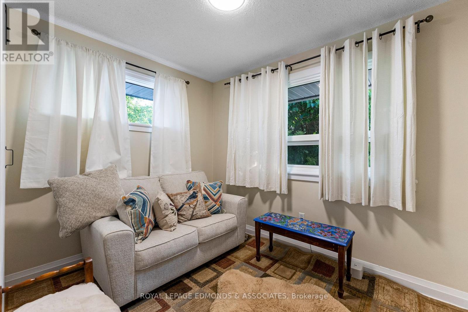 












391 FRASER STREET S

,
Pembroke,




Ontario
K8A1Y5

