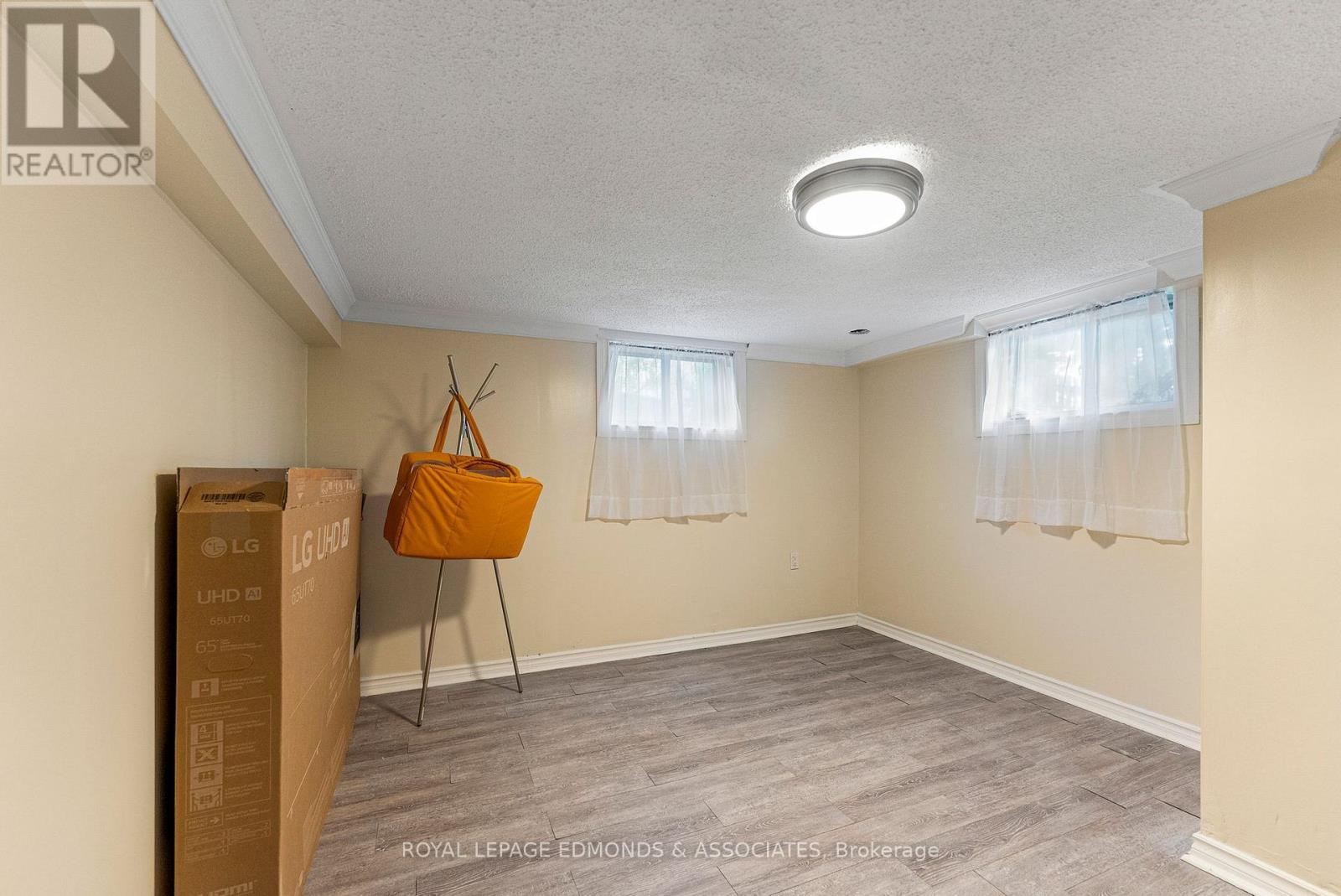 












391 FRASER STREET S

,
Pembroke,




Ontario
K8A1Y5

