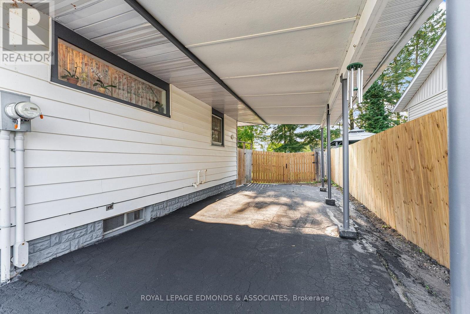 












391 FRASER STREET S

,
Pembroke,




Ontario
K8A1Y5

