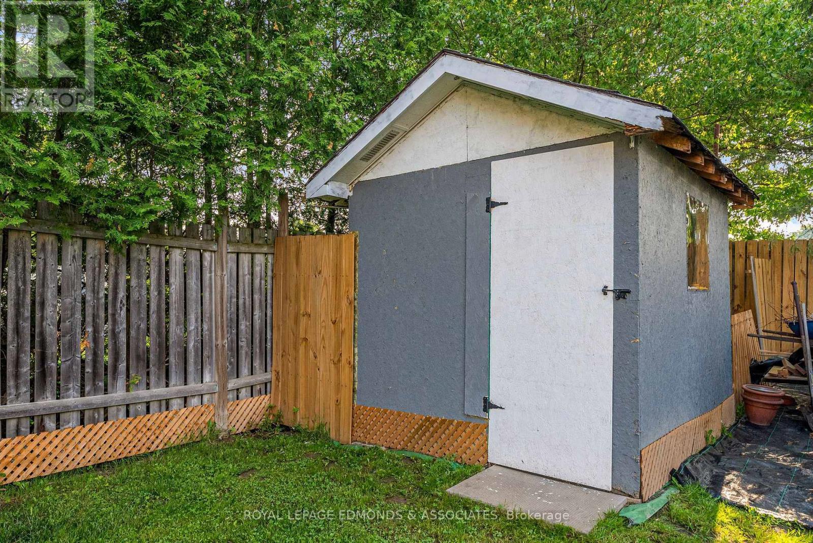 












391 FRASER STREET S

,
Pembroke,




Ontario
K8A1Y5

