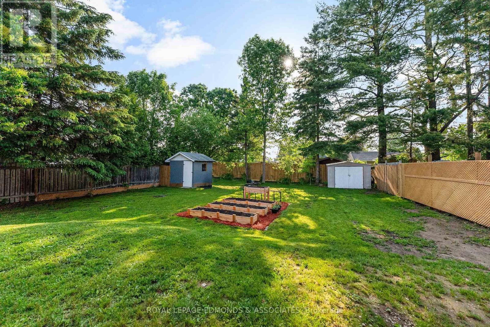 












391 FRASER STREET S

,
Pembroke,




Ontario
K8A1Y5

