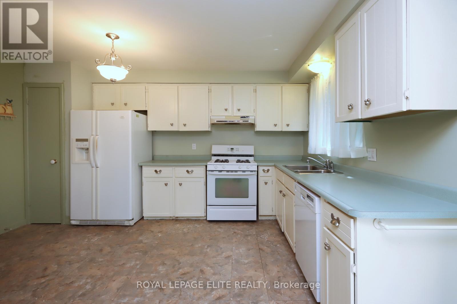












873 HOLLYHILL COURT

,
Mississauga,




Ontario
L4Y2E2

