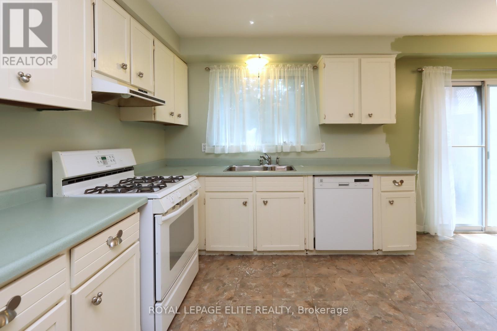 












873 HOLLYHILL COURT

,
Mississauga,




Ontario
L4Y2E2

