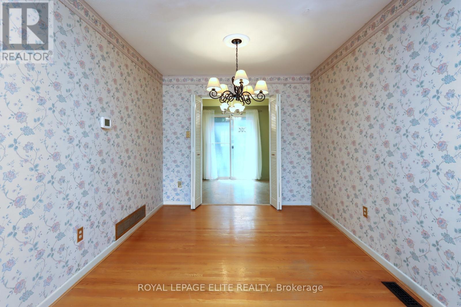 












873 HOLLYHILL COURT

,
Mississauga,




Ontario
L4Y2E2

