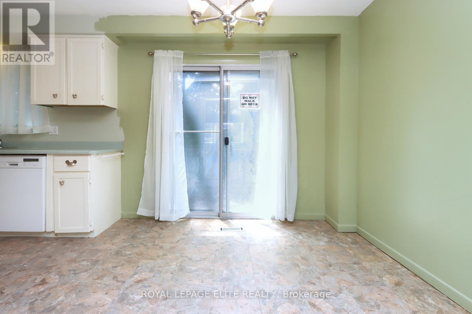 












873 HOLLYHILL COURT

,
Mississauga,




Ontario
L4Y2E2

