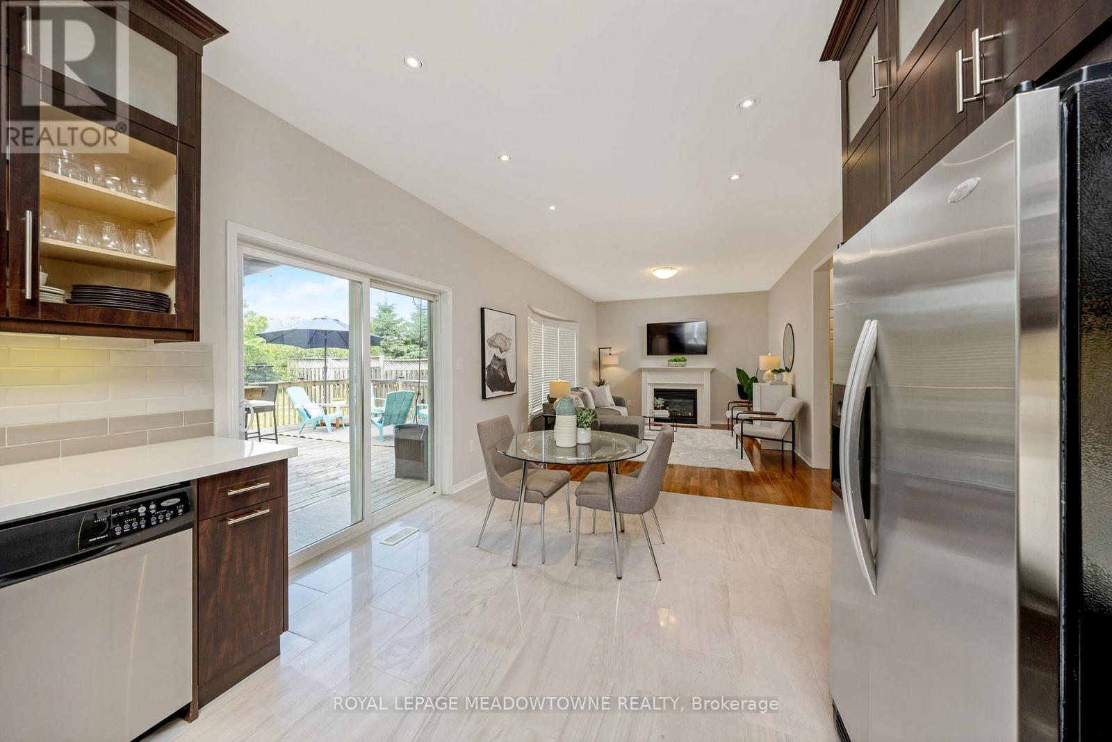 












996 VICKERMAN WAY

,
Milton,




Ontario
L9T0J6

