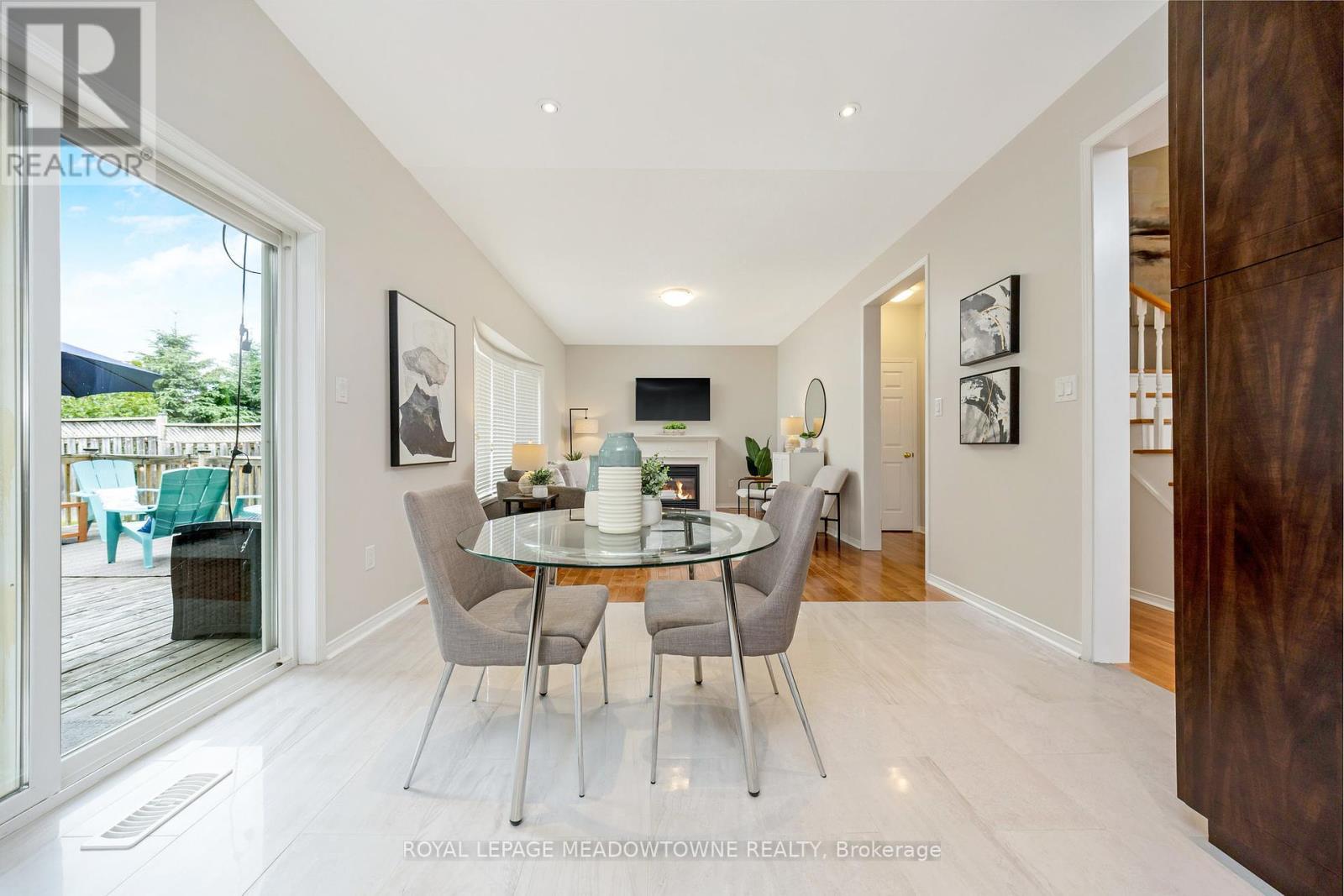 












996 VICKERMAN WAY

,
Milton,




Ontario
L9T0J6

